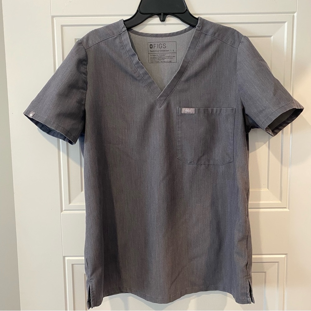 Women’s FIGS Graphite Gray Small Catarina one pocket scrub top